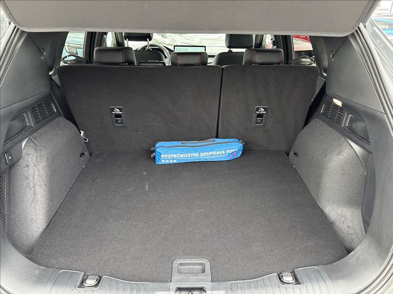 Ford Kuga 1,5 EcoBoost 111 kW ST-Line X - fotka 11 z 42