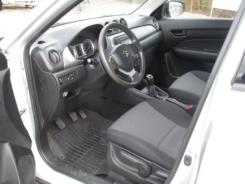 Suzuki Vitara 1.6 LPG - fotka 9 z 17