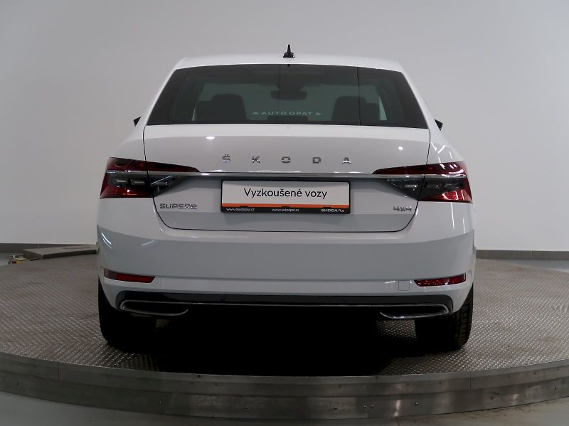 Škoda Superb (2024) LAURIN&KLEMENT 2.0TDI 147KW 4x - fotka 9 z 43