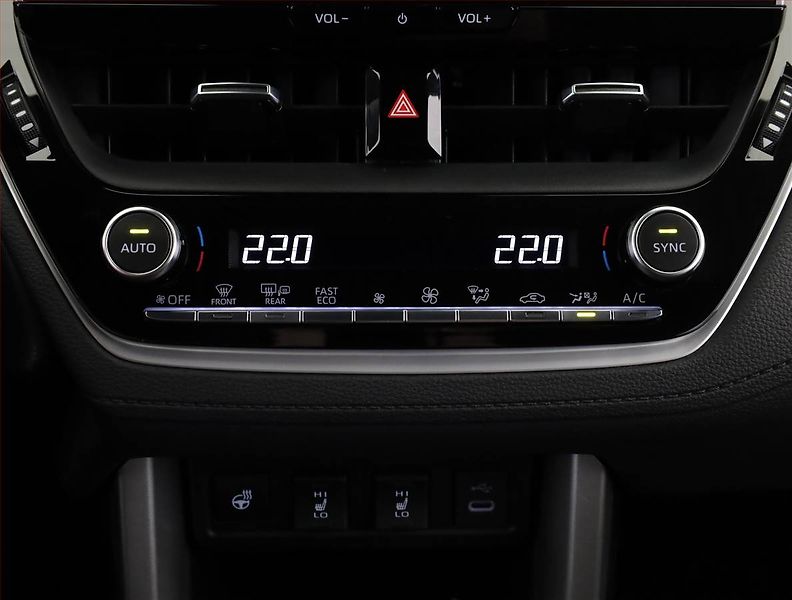 Toyota Corolla Cross (2024) 2.0 Hybrid 2WD - fotka 14 z 19