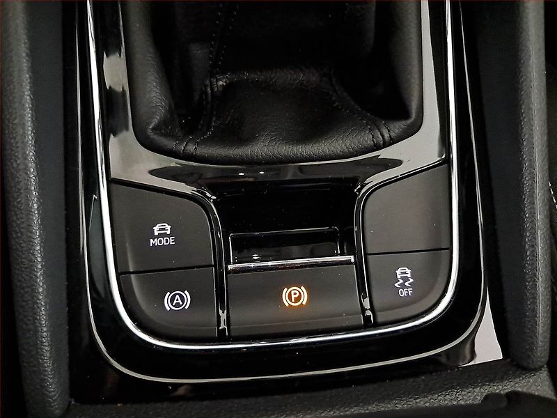Škoda Karoq (2023) 1.5 TSI - fotka 17 z 24