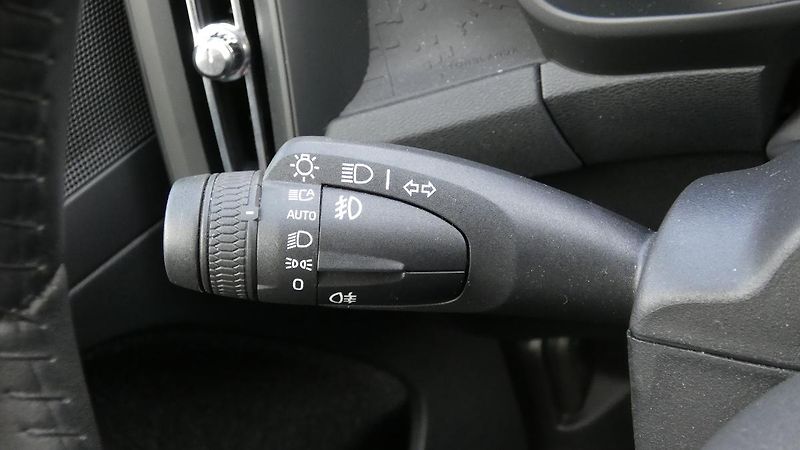 Volvo XC40 T2 FWD Momentum Auto - fotka 10 z 20