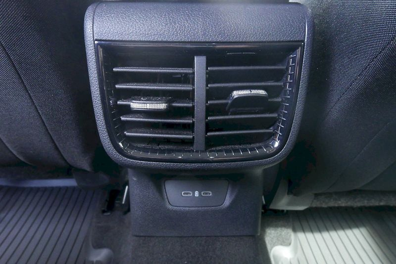 Škoda Fabia (2025) 1.0 TSI 85 kW DSG 7° TOP Selec - fotka 31 z 35