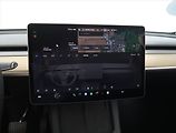 Tesla Model Y (2022) Long Range AWD 79kWh, SoH 88% - náhled 16