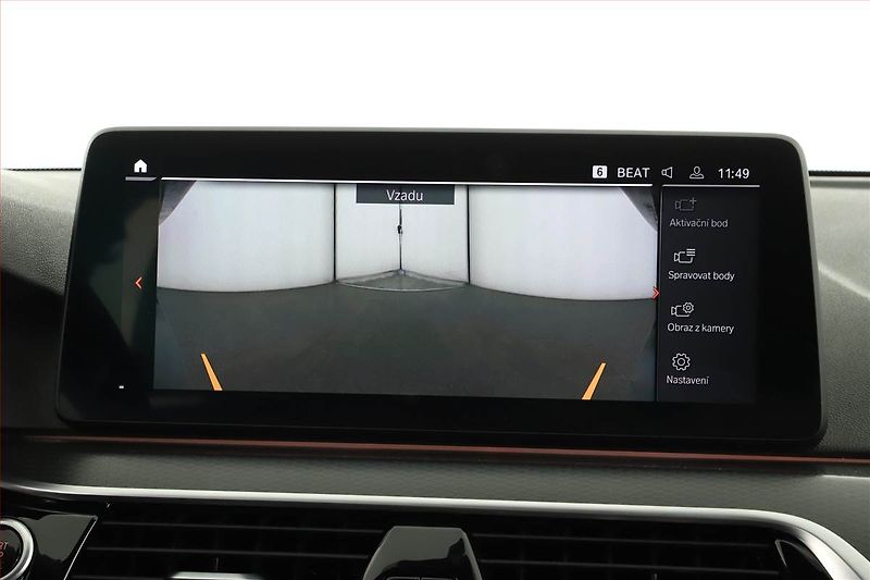 BMW Řada 5 (2020) M Sport 530d xDrive - fotka 14 z 19