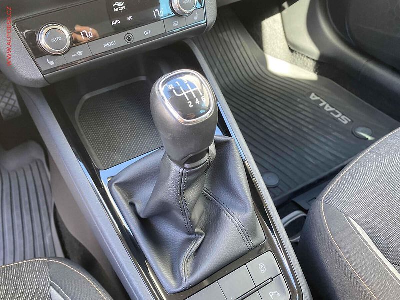 Škoda Scala (2022) 1.5 TSi, ČR, Style, navi - fotka 16 z 19