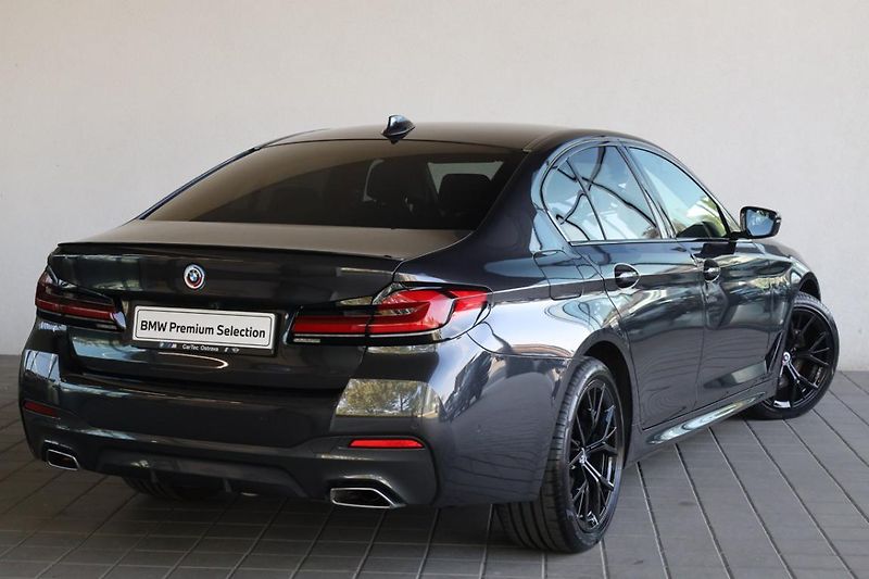 BMW Řada 5 530d xDrive Sedan - fotka 3 z 22