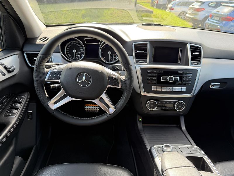 Mercedes-Benz Třídy M 350 CDI 4MITIC BLUETEC - fotka 13 z 23