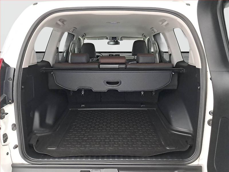 Toyota Land Cruiser (2016) 2.8 D-4D - fotka 14 z 23