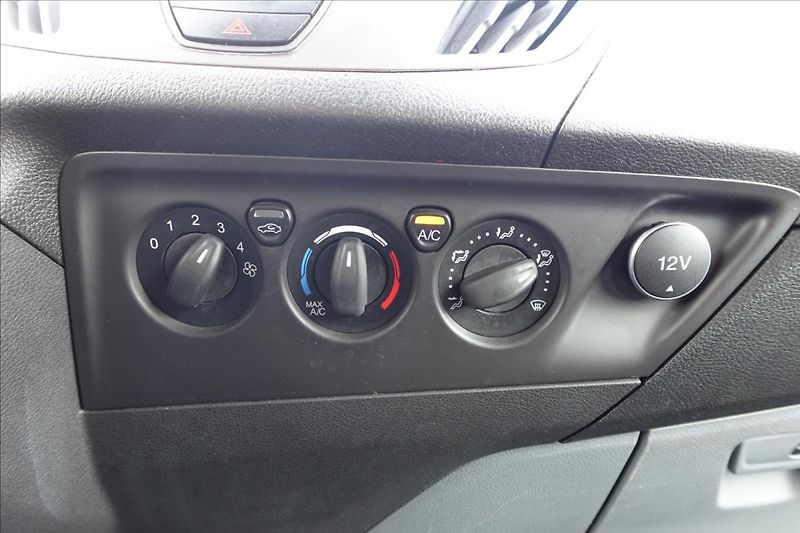Ford Transit Custom 2,0 TDCi  L1H1 BUS KLIMA SERVI - fotka 40 z 41