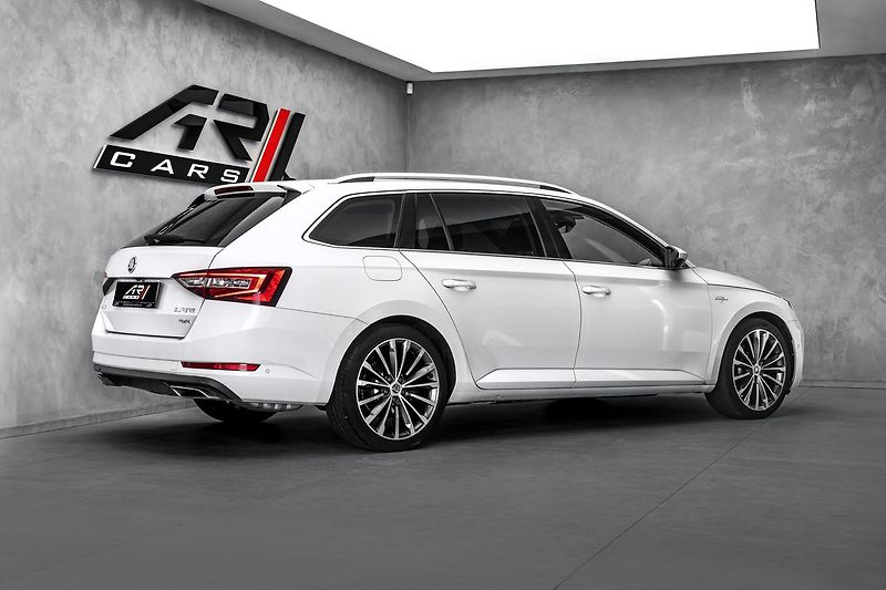Škoda Superb Combi 2,0TSI L&K 4x4 DSG - fotka 5 z 26
