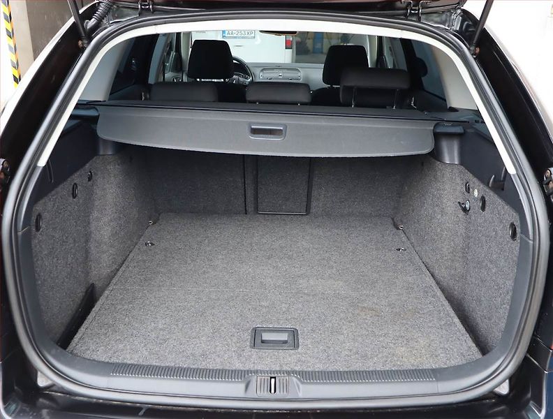 Škoda Octavia (2009) 1.4 TSI, Navi, Tempomat - fotka 14 z 15