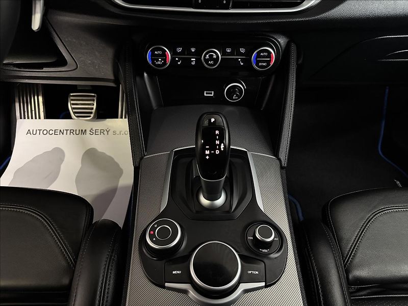 Alfa Romeo Stelvio 206kW Q4 VELOCE 2XALU - fotka 28 z 43