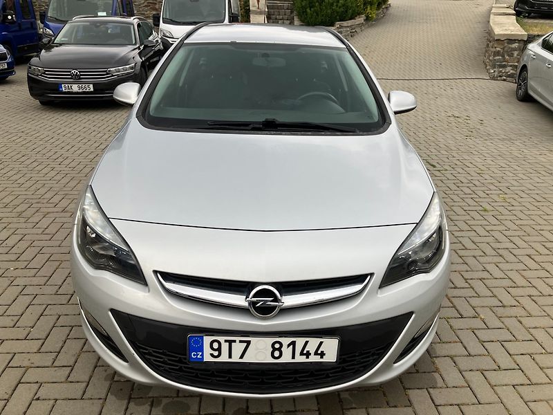 Opel Astra (2015) 1.4T 103kW LPG SPORTS TOURER - fotka 14 z 27