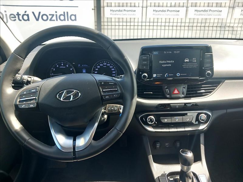 Hyundai i30 1,0 T-GDI COMFORT DCT - fotka 9 z 20