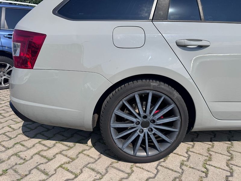 Škoda Octavia (2013) RS 2,0 TDI 135 KW DSG - fotka 16 z 47