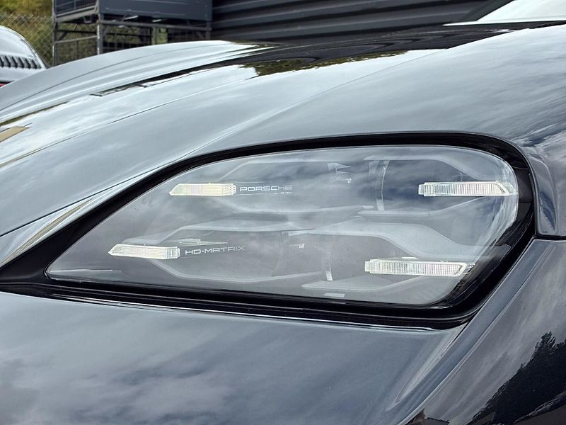 Porsche Taycan GTS Sport Turismo HuD Pano 360 - fotka 7 z 20