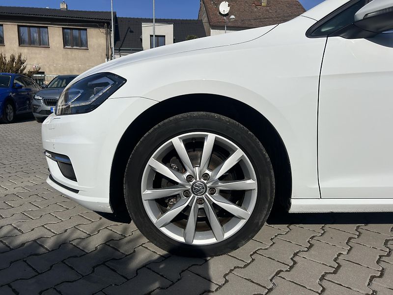 Volkswagen Golf Variant 2,0TDi Highline NAVI LEDMATRIX - fotka 11 z 69