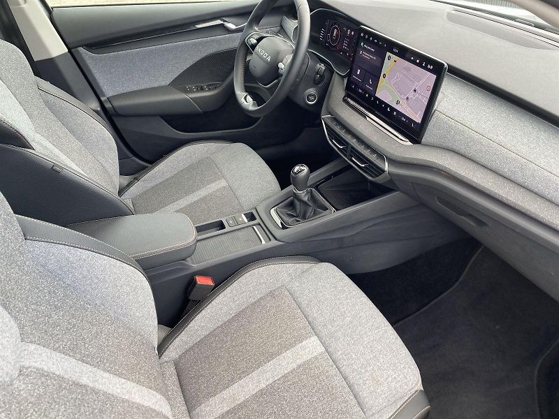 Škoda Octavia (2025) Combi 1.5 TSI Top Selection - fotka 10 z 36