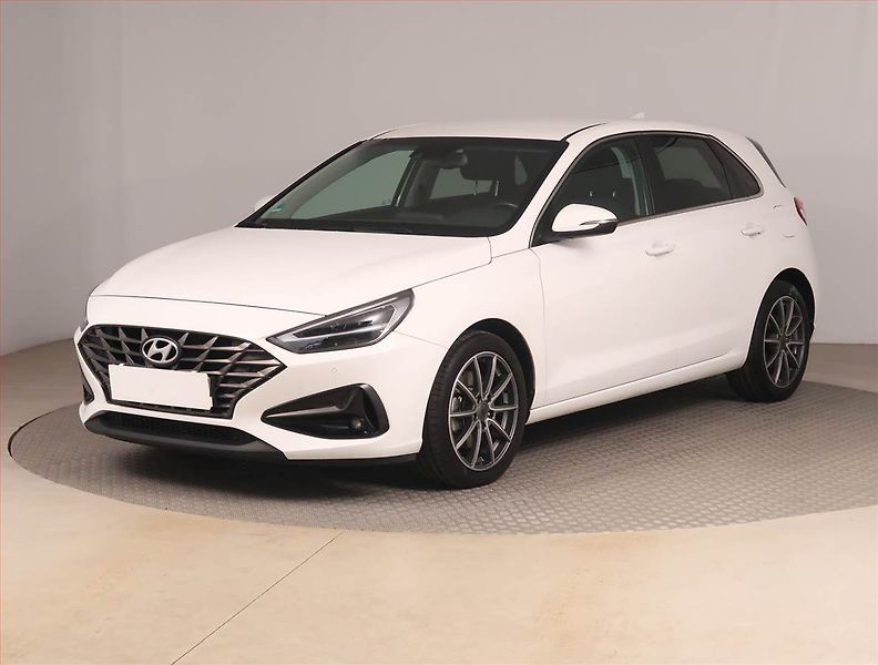 Hyundai i30 (2022) 1.0 T-GDI, ČR,1.maj - fotka 2 z 19