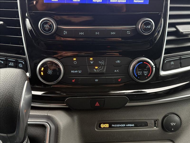 Ford Tourneo Custom 2,0 136kW Titanium X Webasto - fotka 25 z 28