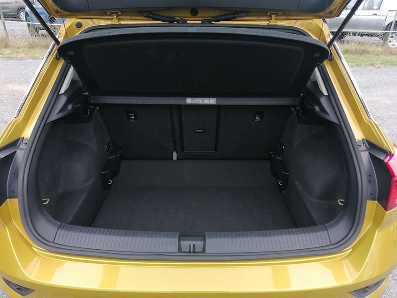 Volkswagen T-Roc (2021) 1.5 TSi DSG 110kW Pano,Kůže - fotka 27 z 29