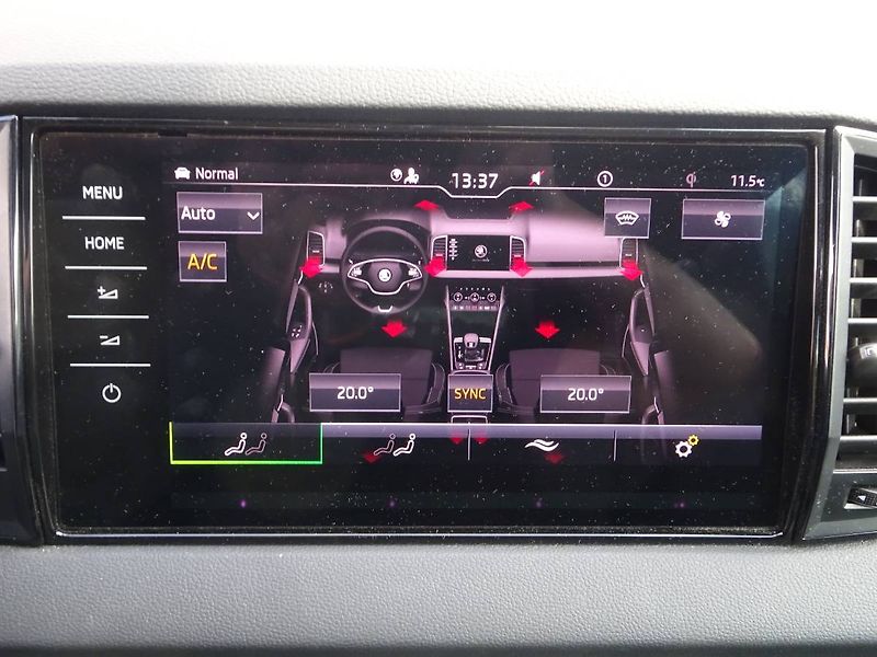 Škoda Karoq (2023) Sportline 1.5 TSI 110kW DSG - fotka 15 z 29