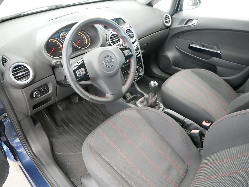 Opel Corsa - fotka 12 z 21