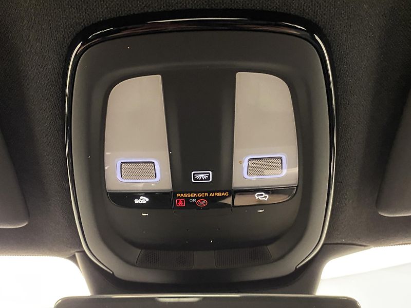 Volvo XC40 (2026) B3 AUT DARK PLUS - fotka 37 z 60