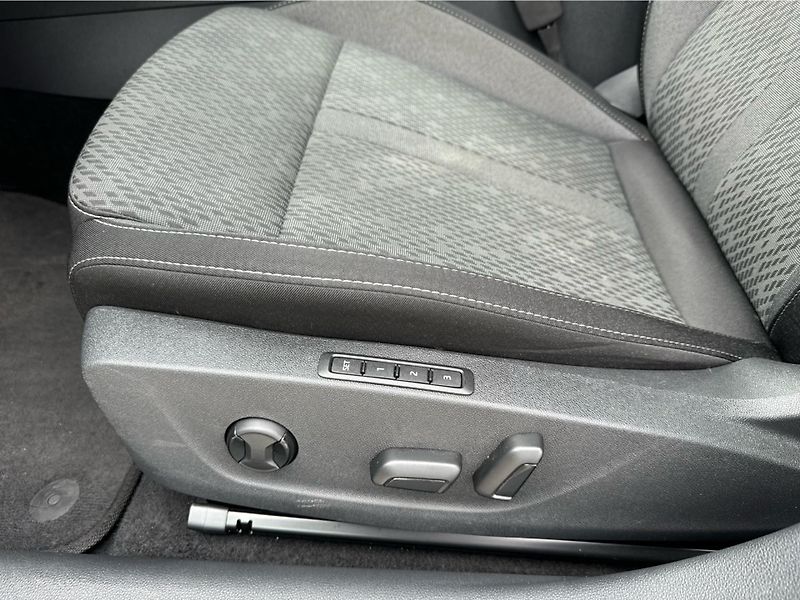 Škoda Octavia 2,0TDi 110kW STYLE - fotka 15 z 25