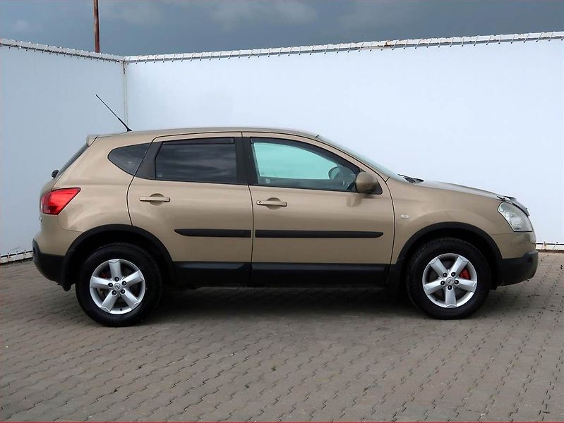 Nissan Qashqai (2007) 1.5 dCi, Serv.kniha, Tempomat - fotka 6 z 14