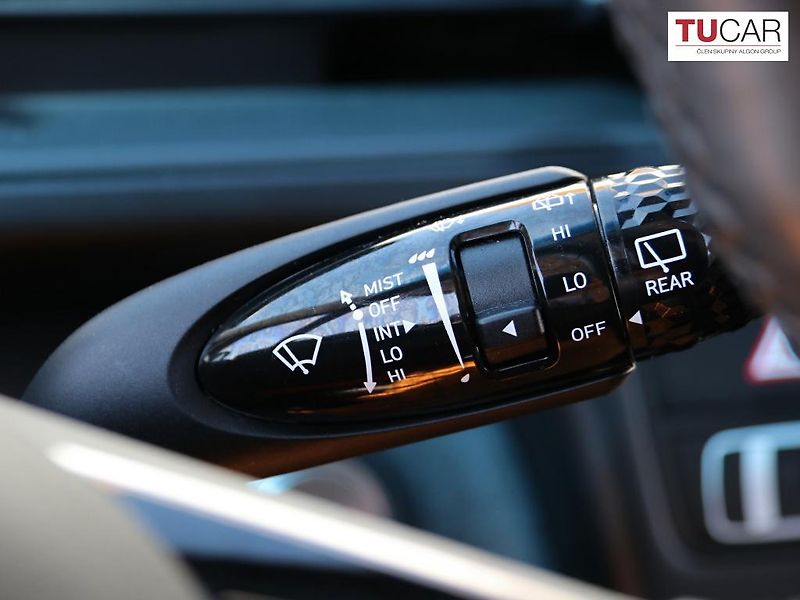Hyundai Staria (2022) 2.2 CRDI 4x4 9 Sedadel, Kůže  - fotka 17 z 37