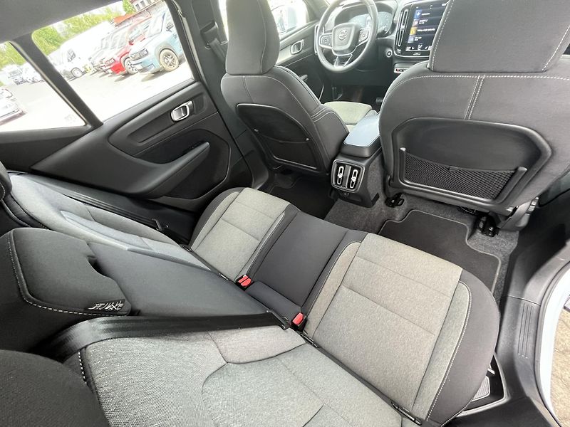 Volvo XC40 FWD T2 Core - fotka 20 z 44
