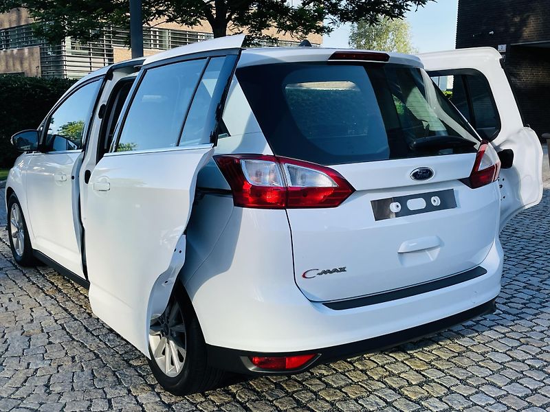 Ford Grand C-MAX 2.0TDCi MANUÁL 7MÍST SERVISKA - fotka 19 z 46