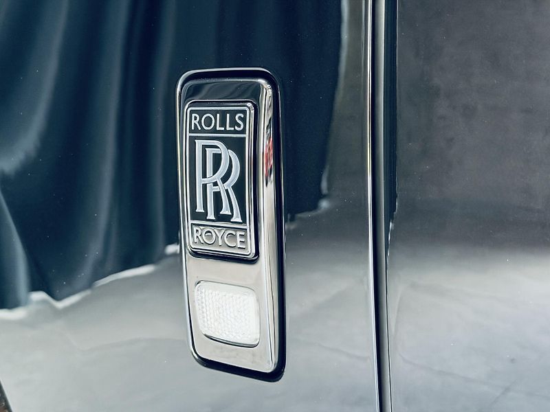 Rolls-Royce Cullinan (2026) Black*Bad*SHOOTING STARS*TIFFA - fotka 15 z 49