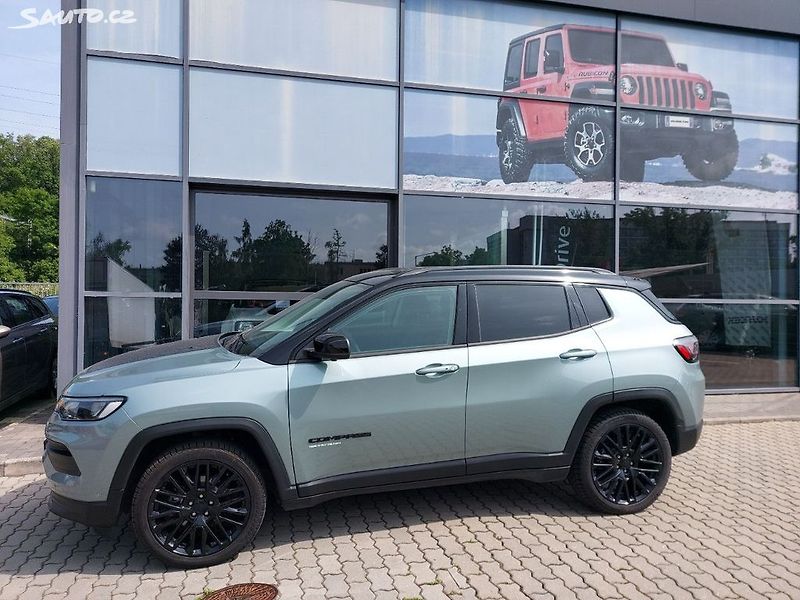 Jeep Compass (2022) 1.5 e-Hybrid aut. FWD Upland - fotka 4 z 8