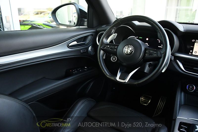 Alfa Romeo Stelvio 2.2D 16V 154kW Veloce AT8-Q4 - fotka 21 z 52