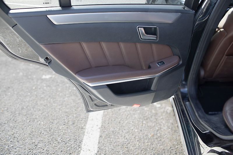 Mercedes-Benz Třídy E AMG paket, 100% stav. - fotka 42 z 45