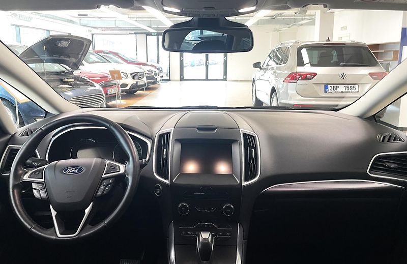 Ford S-MAX Titanium 132kW AT AWD, 7 MÍST - fotka 16 z 31