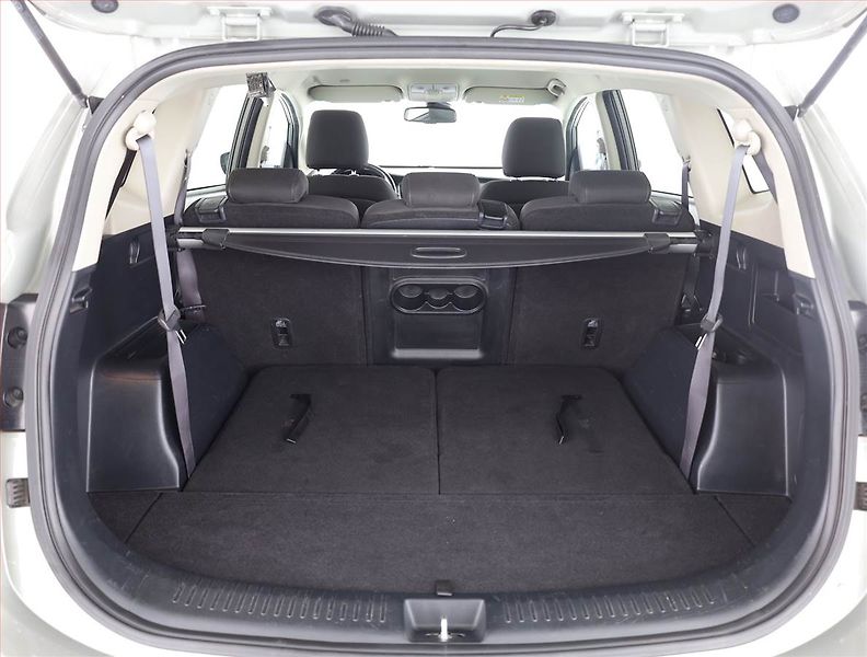 Kia Carens (2018) 1.7 CRDi, 7 míst, Serv.kniha - fotka 20 z 21