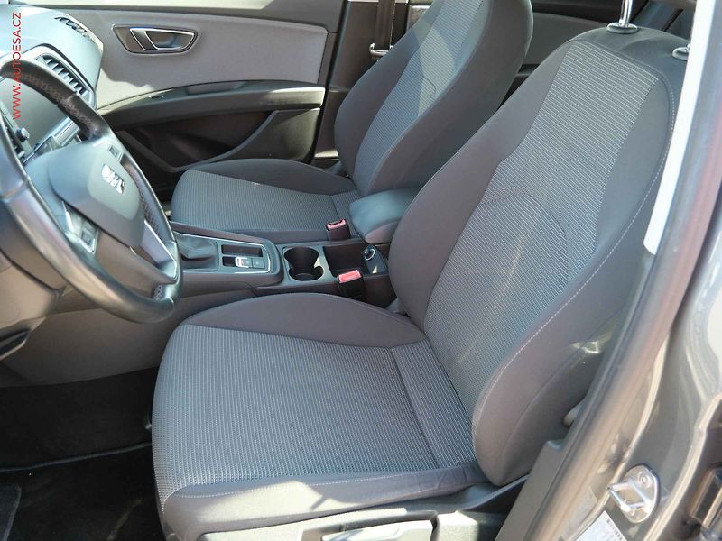 Seat Leon (2017) 1.6 TDi, Style, navi - fotka 9 z 20