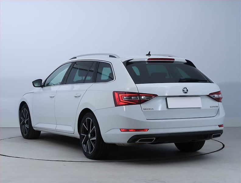 Škoda Superb (2017) Style 2.0 TDI, Automat - fotka 4 z 22
