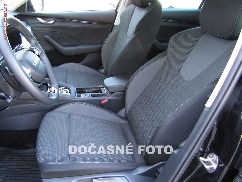 Škoda Octavia (2025) 1.5 TSi m-HEV, ČR, Selection - fotka 9 z 22