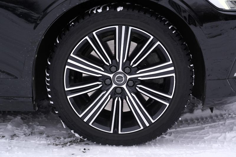 Volvo V60 T6 AWD, Polestar, H/K, Tažné - fotka 12 z 36