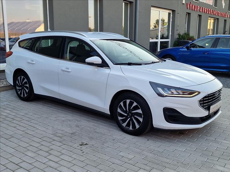 Ford Focus 1.5 TDCi Titanium, ČR, 1.Maj. - fotka 2 z 50