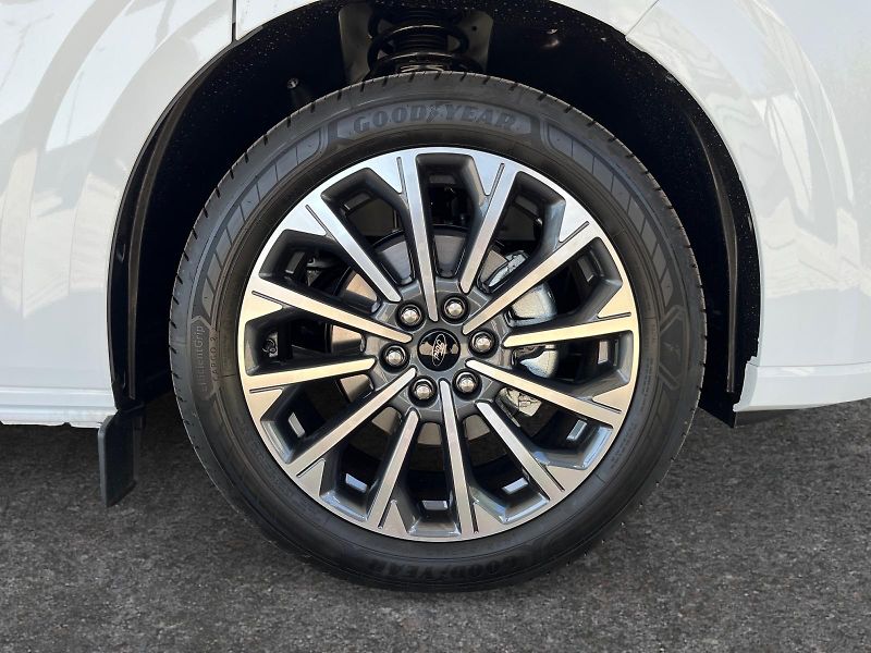 Ford Tourneo Custom (2025) L2 TITANIUM 2.5PHEV 171kW eCVT - fotka 20 z 27