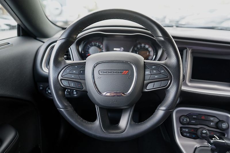 Dodge Challenger 3.6 V6 automat,/kůže/xenony - fotka 23 z 37