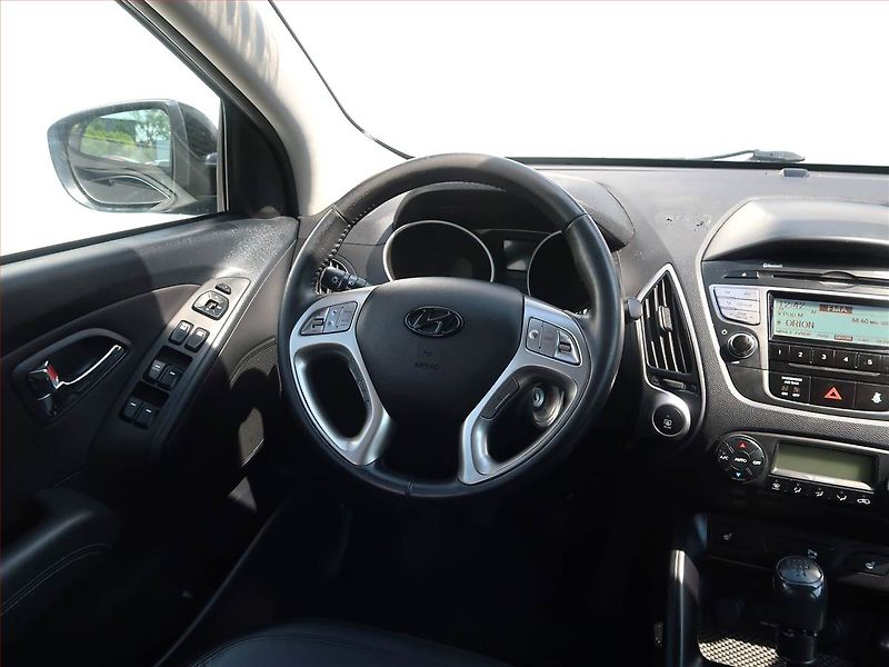 Hyundai ix35 (2012) 1.6 GDI, Serv.kniha, Kůže - fotka 7 z 17