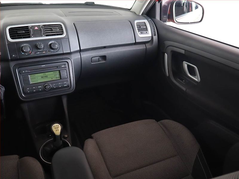 Škoda Fabia (2008) 1.2 12V - fotka 8 z 18