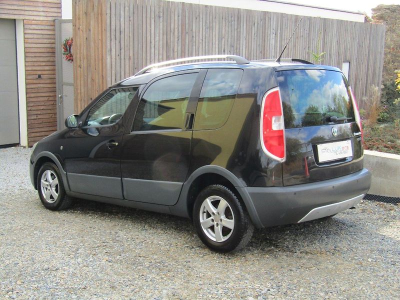 Škoda Roomster (2011) 1.2TSI 63kW SCOUT ZIMNÍ PNEU - fotka 5 z 37